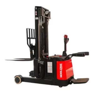 Apilador eléctrico CQE15R modelo con reach ideal para alturas de 5.5 metros Noblemaq Montacargas