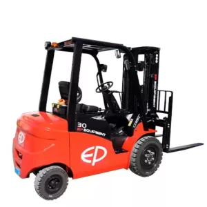 Montacargas con batería de Litio Modelo EFL303 de 3000 kilos con 4 ruedas para la logistica dentro de almacenes y centros de distribución